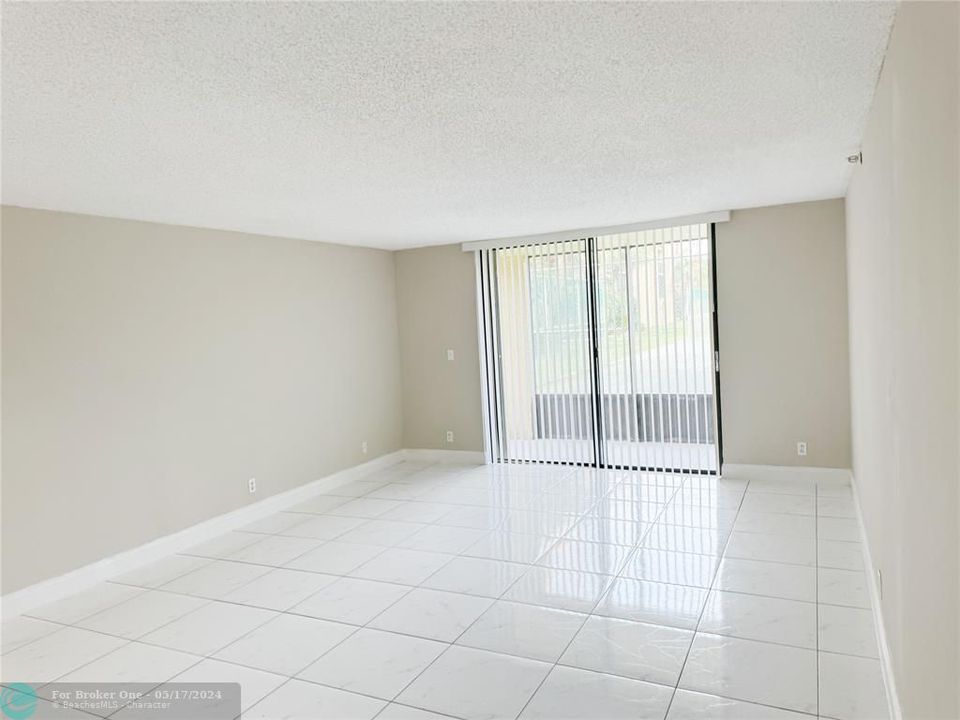 Recently Rented: $2,000 (2 beds, 2 baths, 1080 Square Feet)