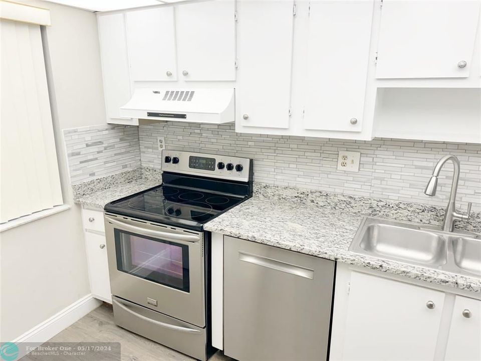 Recently Rented: $2,000 (2 beds, 2 baths, 1080 Square Feet)