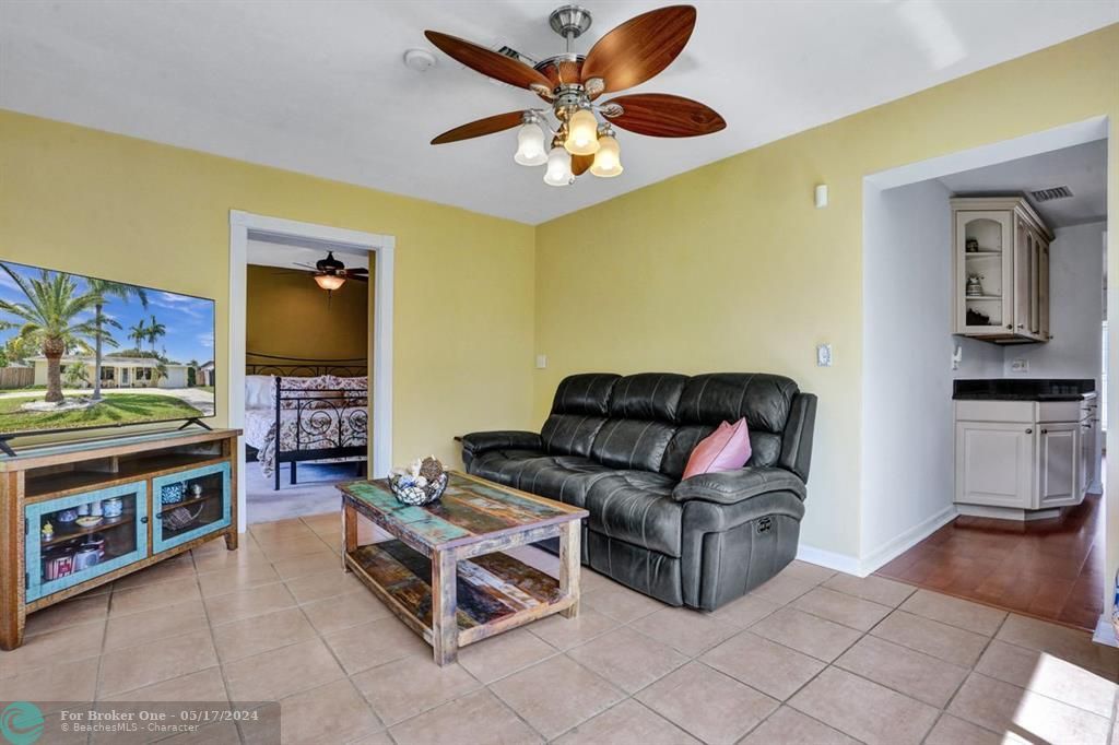 Active With Contract: $525,000 (3 beds, 2 baths, 1459 Square Feet)
