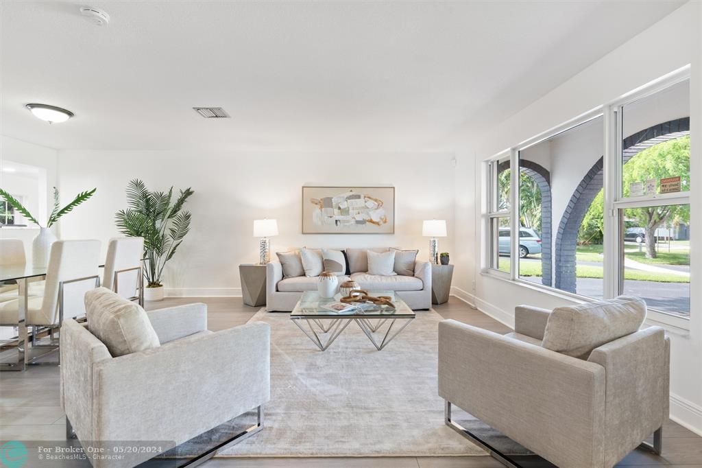 Recently Sold: $639,000 (4 beds, 2 baths, 1957 Square Feet)