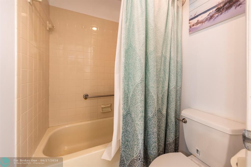 最近售出: $291,500 (2 贝兹, 2 浴室, 1060 平方英尺)