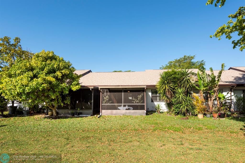 Recently Sold: $291,500 (2 beds, 2 baths, 1060 Square Feet)