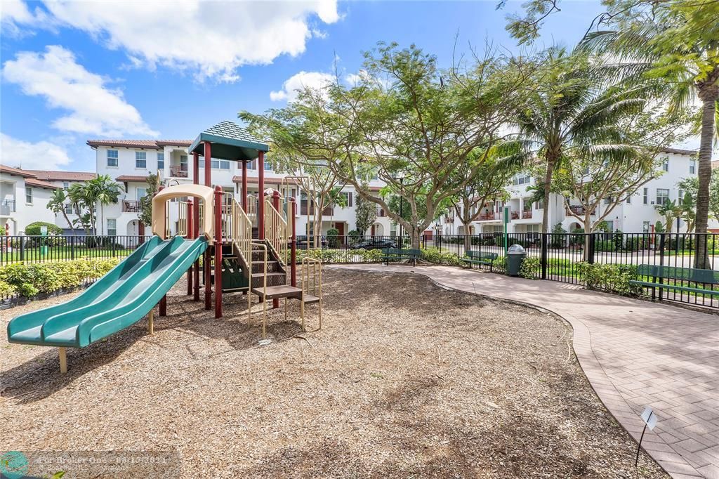 Active With Contract: $599,900 (3 beds, 3 baths, 2099 Square Feet)