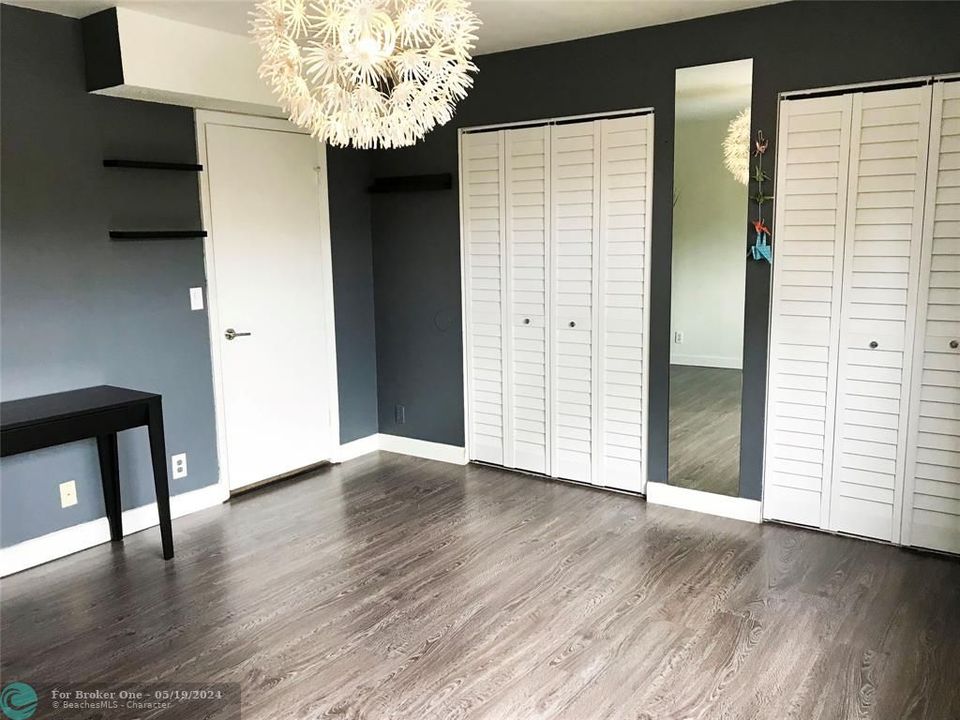 Recently Rented: $2,295 (2 beds, 2 baths, 985 Square Feet)