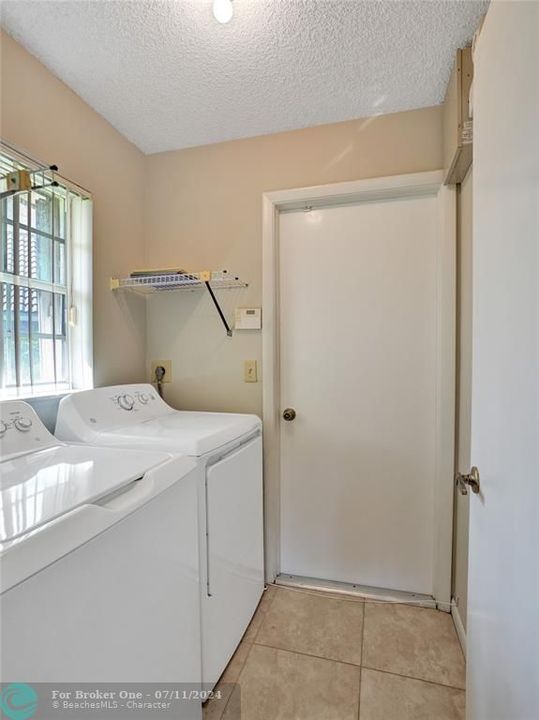Active With Contract: $489,000 (3 beds, 2 baths, 1614 Square Feet)