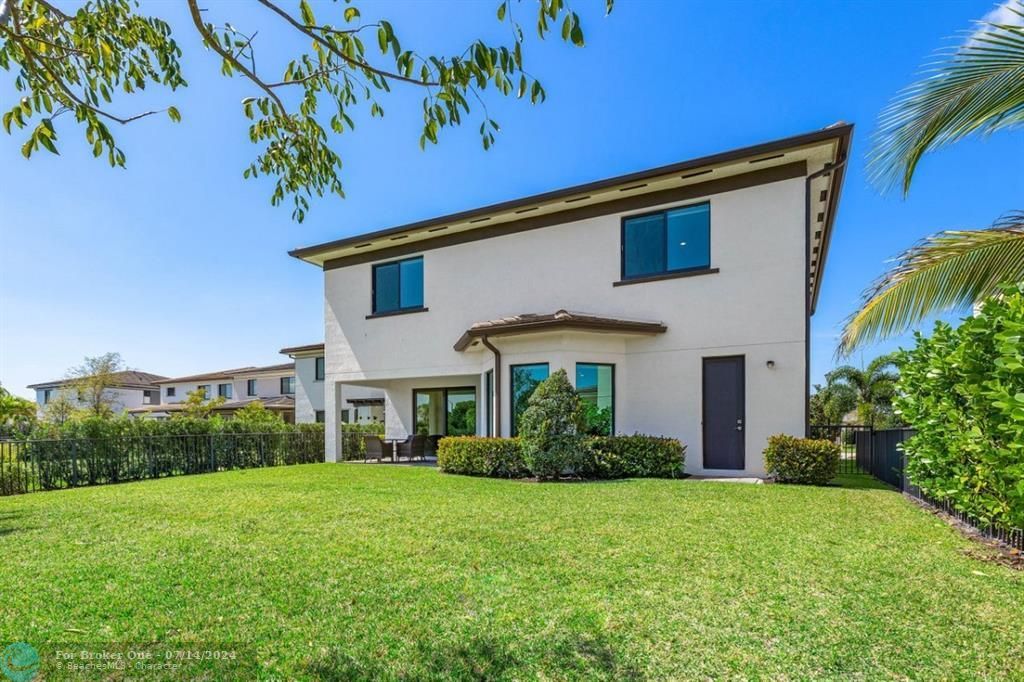 Recently Sold: $1,175,000 (5 beds, 3 baths, 3132 Square Feet)