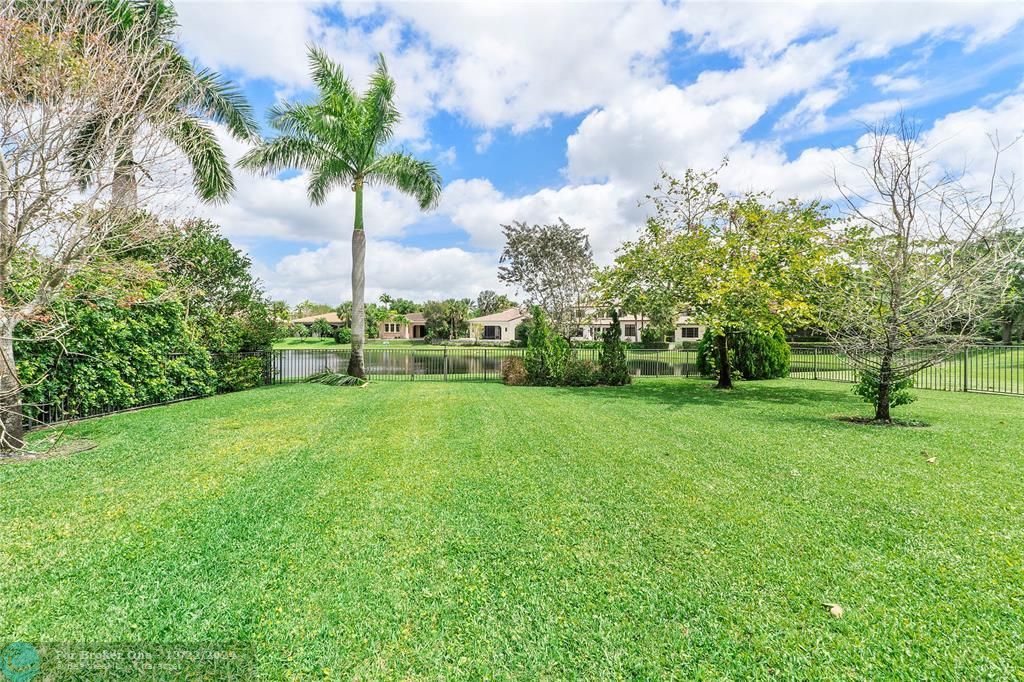 Recently Sold: $1,999,999 (5 beds, 4 baths, 4266 Square Feet)