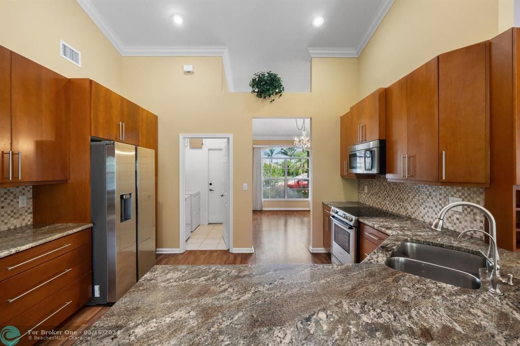 Active With Contract: $635,000 (3 beds, 2 baths, 2039 Square Feet)