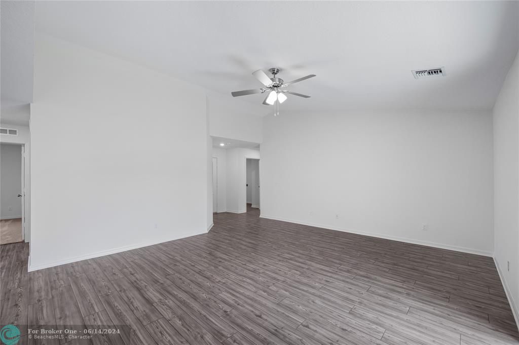 For Sale: $375,900 (3 beds, 2 baths, 1680 Square Feet)