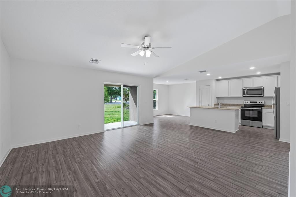 For Sale: $375,900 (3 beds, 2 baths, 1680 Square Feet)