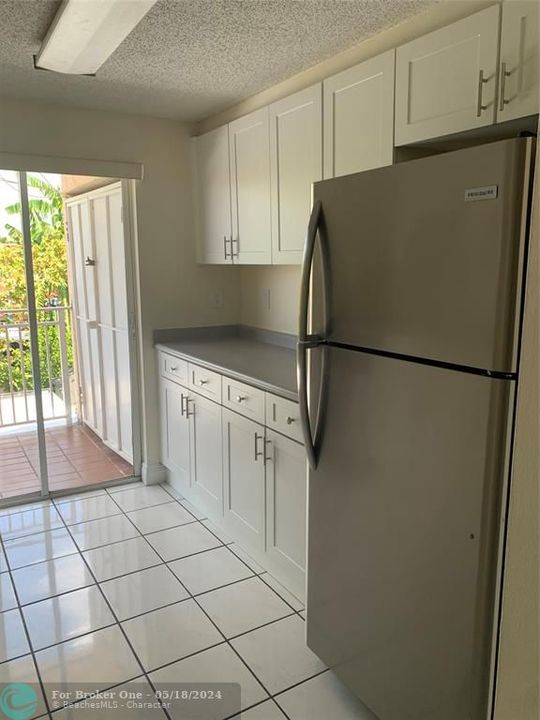For Rent: $2,300 (2 beds, 2 baths, 900 Square Feet)