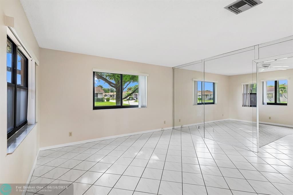 Active With Contract: $285,000 (3 beds, 2 baths, 1229 Square Feet)