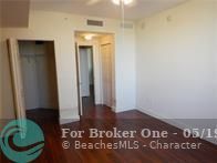 For Sale: $350,000 (1 beds, 1 baths, 842 Square Feet)