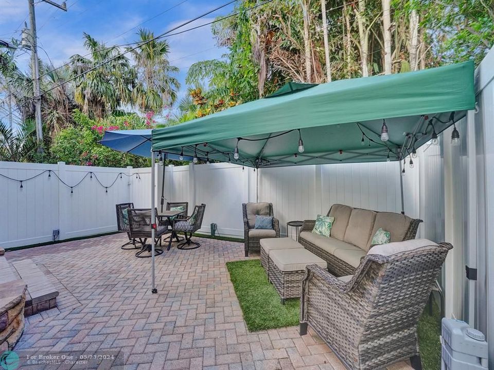 For Sale: $1,050,000 (3 beds, 4 baths, 2480 Square Feet)