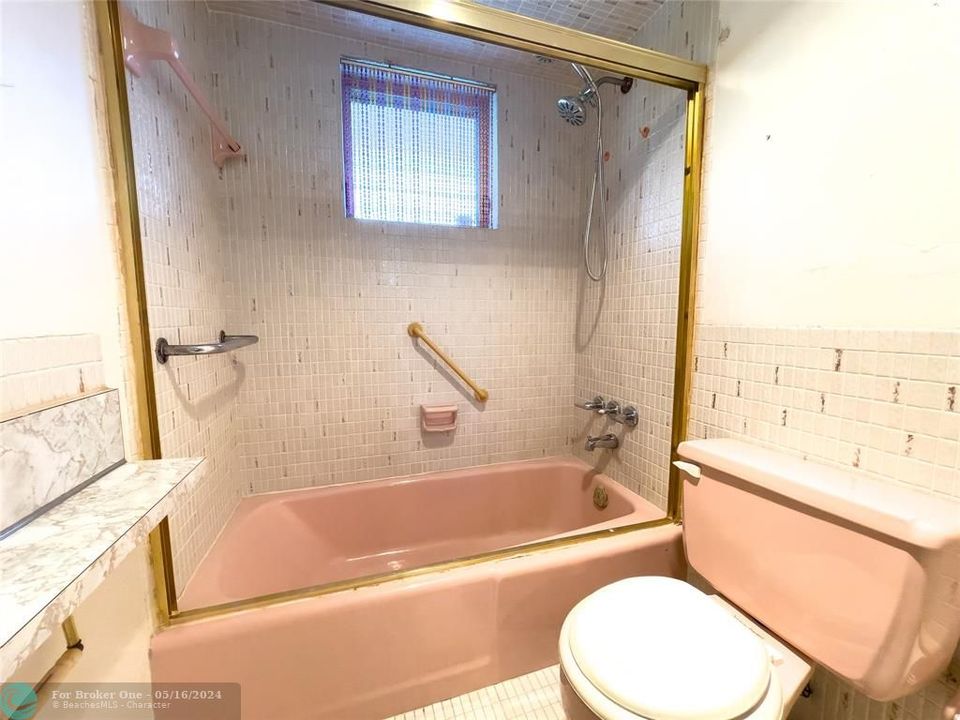 最近售出: $89,000 (1 贝兹, 1 浴室, 825 平方英尺)