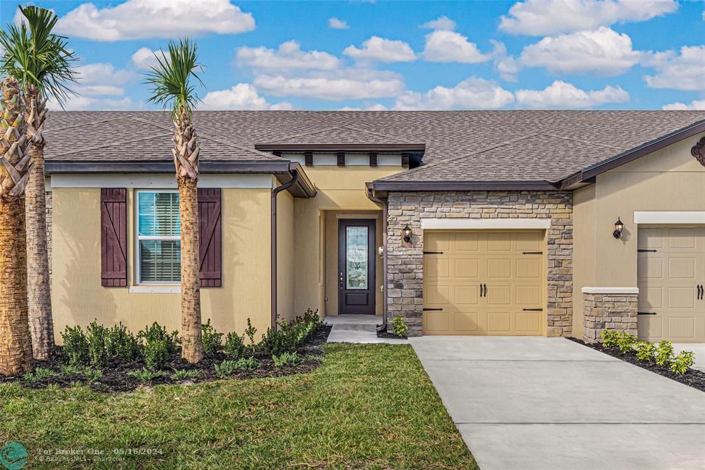 Active With Contract: $300,900 (3 beds, 2 baths, 1394 Square Feet)