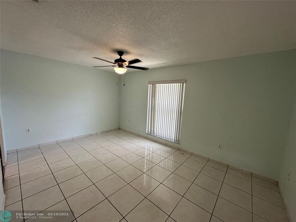 Recently Rented: $3,000 (2 beds, 2 baths, 1178 Square Feet)