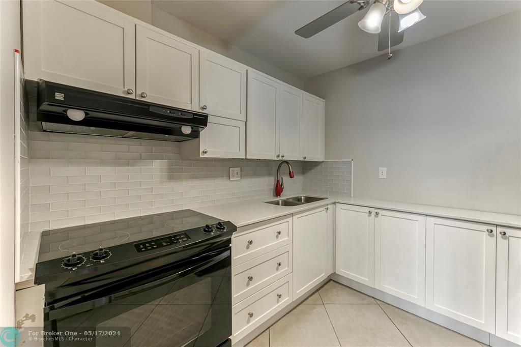 For Rent: $2,400 (1 beds, 1 baths, 730 Square Feet)