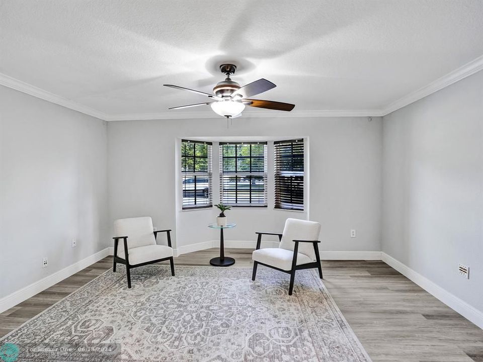 Active With Contract: $575,000 (4 beds, 2 baths, 2172 Square Feet)