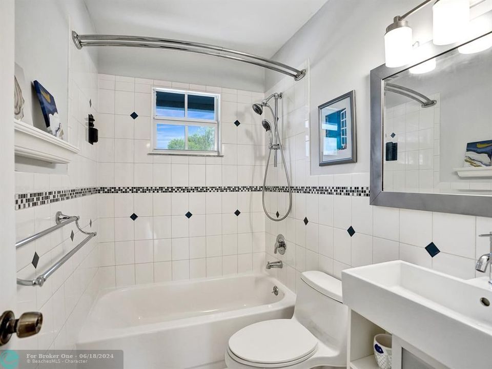 最近售出: $575,000 (4 贝兹, 2 浴室, 2172 平方英尺)