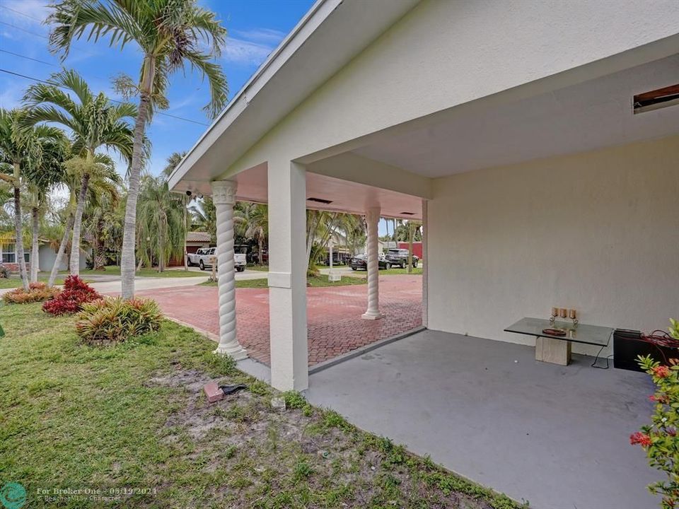 Active With Contract: $550,000 (4 beds, 3 baths, 2172 Square Feet)