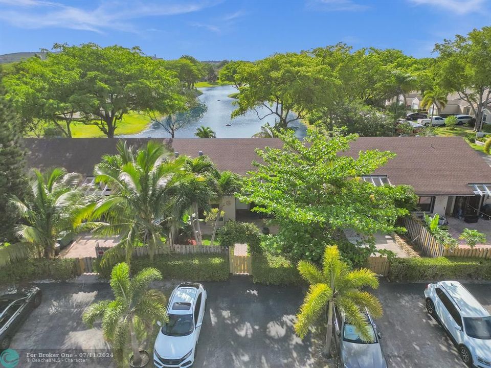Recently Sold: $350,000 (2 beds, 2 baths, 1086 Square Feet)