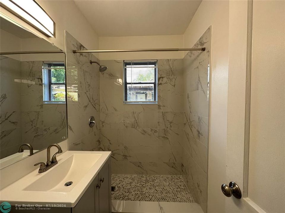 Recently Sold: $1,600 (1 beds, 1 baths, 580 Square Feet)