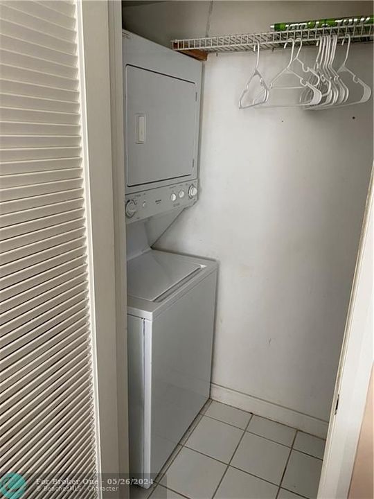 For Rent: $2,000 (2 beds, 2 baths, 1211 Square Feet)