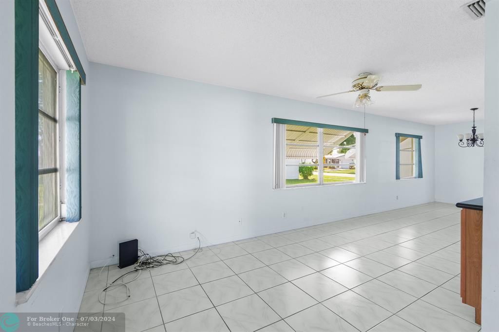 For Sale: $349,000 (2 beds, 2 baths, 1574 Square Feet)