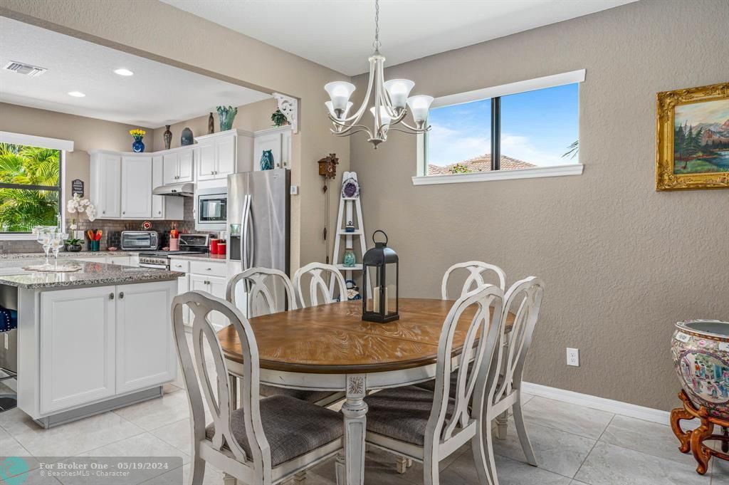 For Sale: $459,000 (2 beds, 2 baths, 1582 Square Feet)