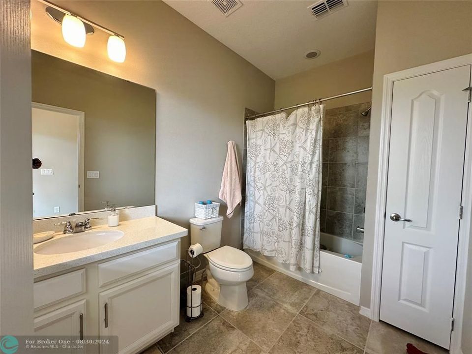 Active With Contract: $3,000 (3 beds, 3 baths, 1858 Square Feet)