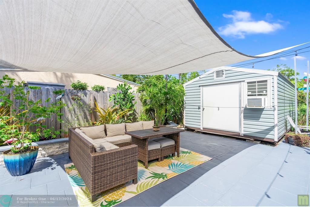 Active With Contract: $480,000 (3 beds, 2 baths, 1050 Square Feet)