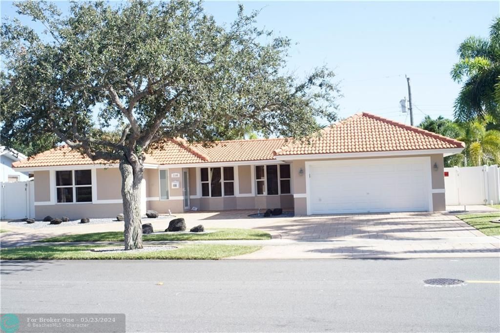 For Sale: $350,000 (2 beds, 2 baths, 1200 Square Feet)