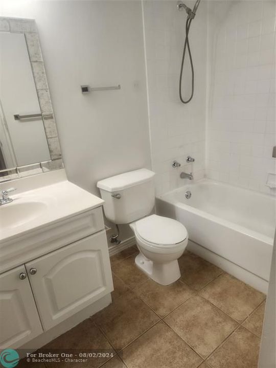 Recently Rented: $2,300 (2 beds, 2 baths, 1133 Square Feet)