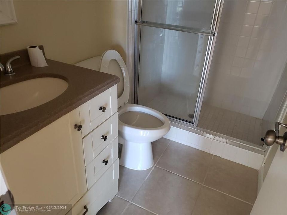 Недавно арендовано: $2,300 (2 спален, 2 ванн, 1099 Квадратных фут)
