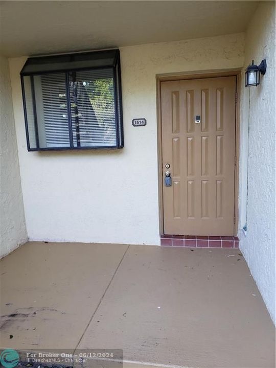 Recently Rented: $2,300 (2 beds, 2 baths, 1099 Square Feet)