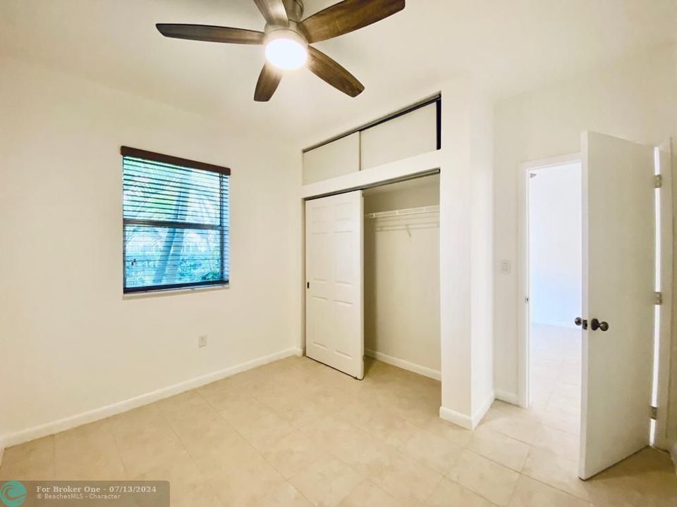 For Rent: $2,600 (2 beds, 2 baths, 813 Square Feet)