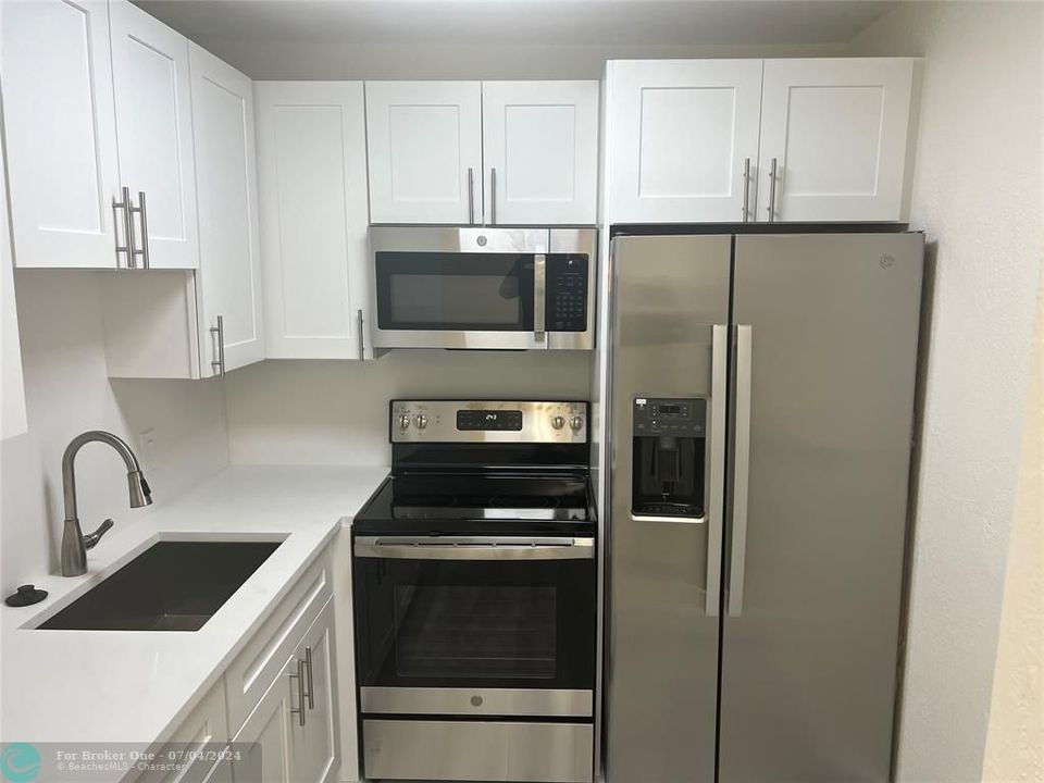 For Sale: $119,000 (1 beds, 1 baths, 600 Square Feet)