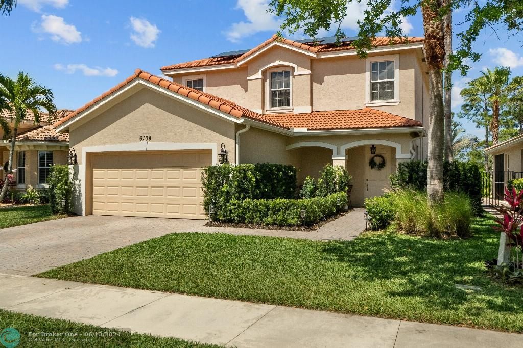 Recently Sold: $749,999 (3 beds, 2 baths, 2036 Square Feet)