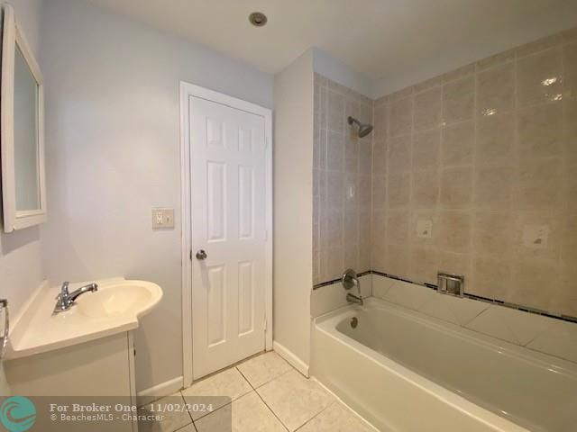 Recently Rented: $1,690 (1 beds, 1 baths, 954 Square Feet)