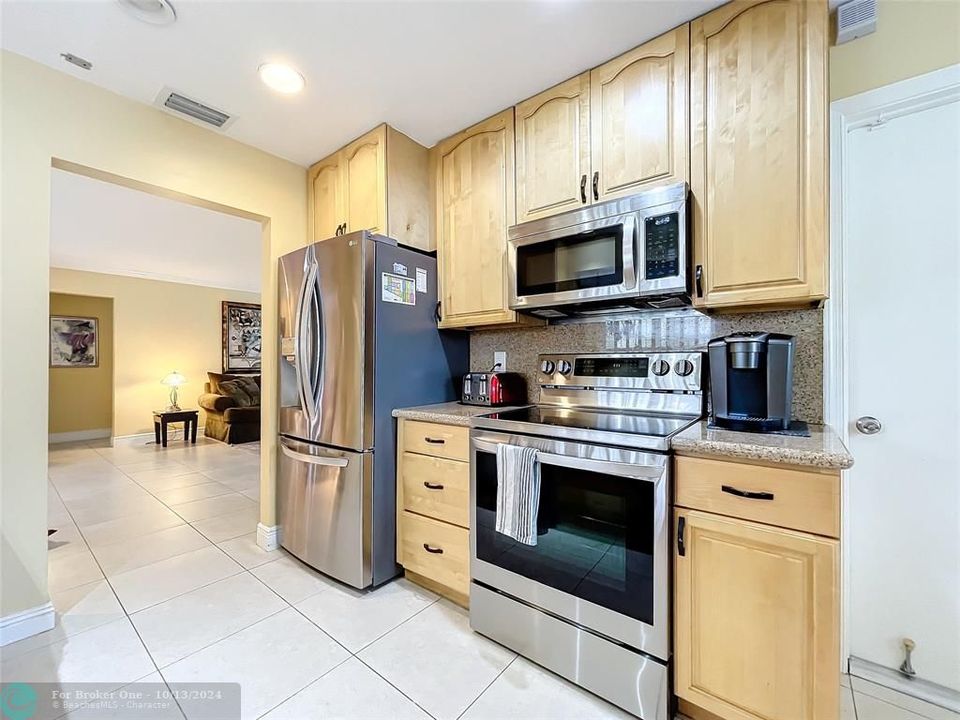 Active With Contract: $385,000 (2 beds, 2 baths, 1574 Square Feet)