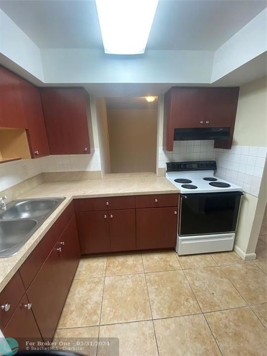 Recently Sold: $2,200 (2 beds, 2 baths, 1200 Square Feet)
