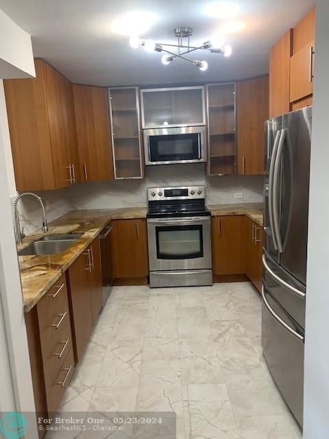 For Rent: $2,500 (2 beds, 2 baths, 1260 Square Feet)