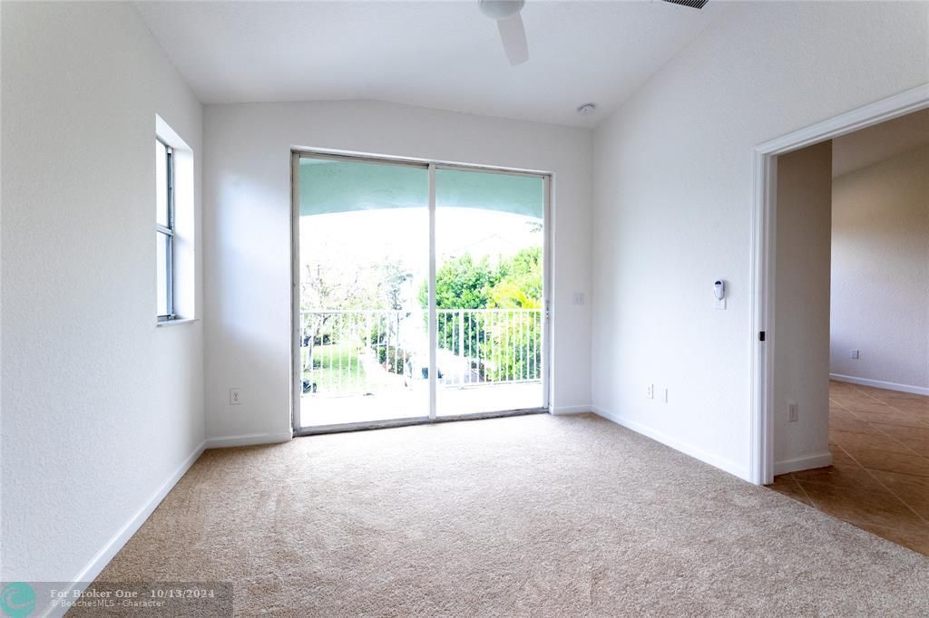 For Sale: $320,000 (2 beds, 2 baths, 1022 Square Feet)