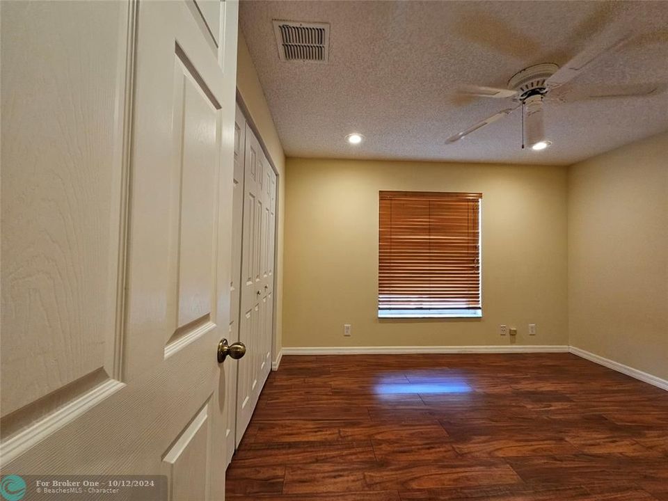 For Rent: $4,950 (4 beds, 3 baths, 2414 Square Feet)