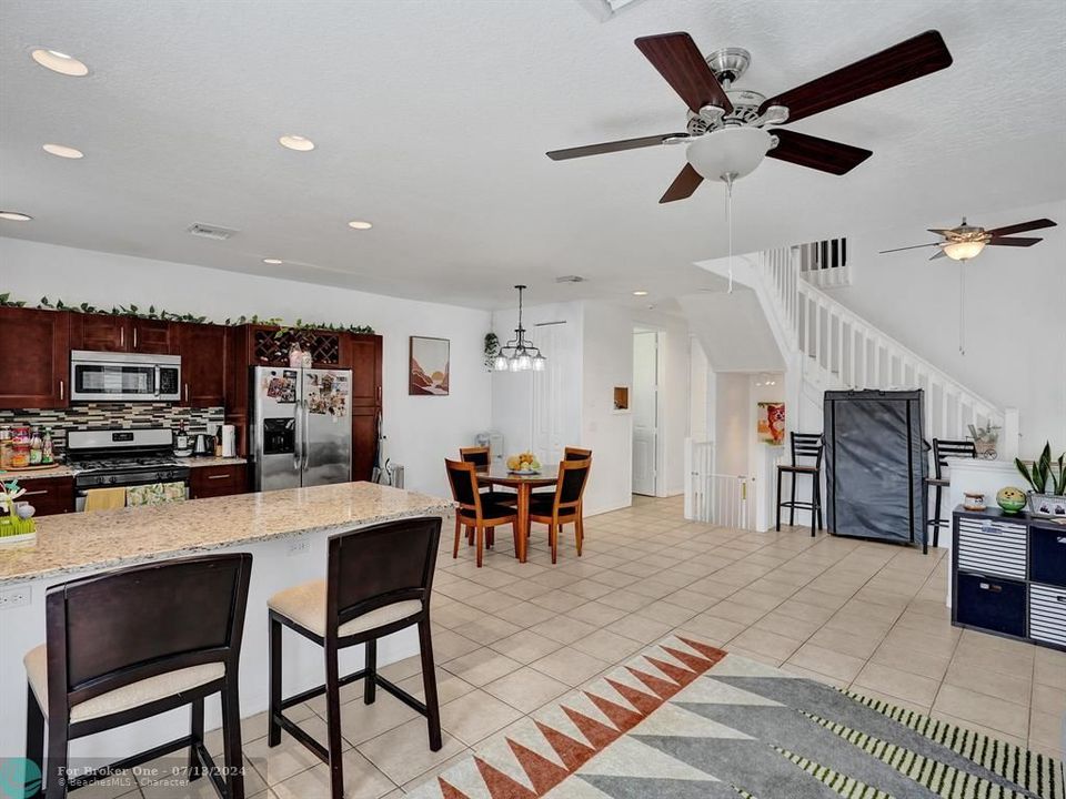 For Sale: $449,900 (3 beds, 2 baths, 2416 Square Feet)
