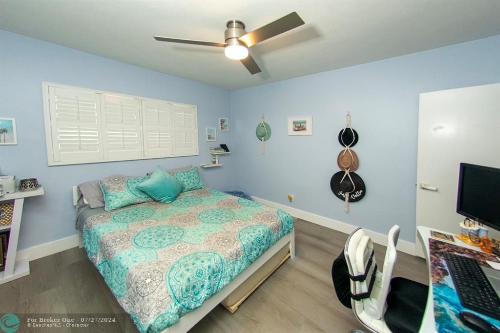 For Sale: $369,000 (2 beds, 2 baths, 950 Square Feet)