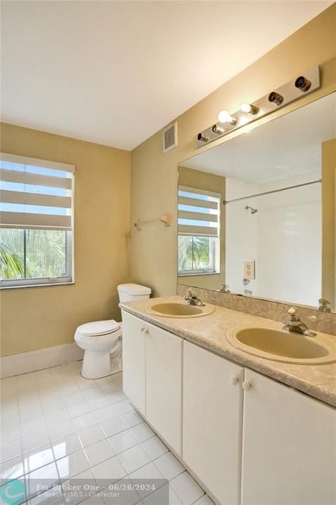 Active With Contract: $553,000 (3 beds, 2 baths, 1761 Square Feet)