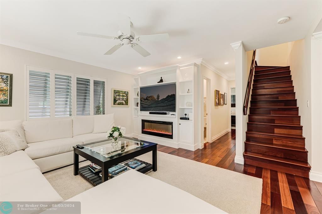 For Sale: $2,200,000 (2 beds, 2 baths, 2127 Square Feet)