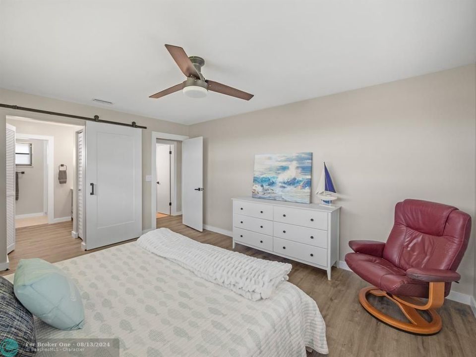 Active With Contract: $2,750 (2 beds, 2 baths, 1317 Square Feet)